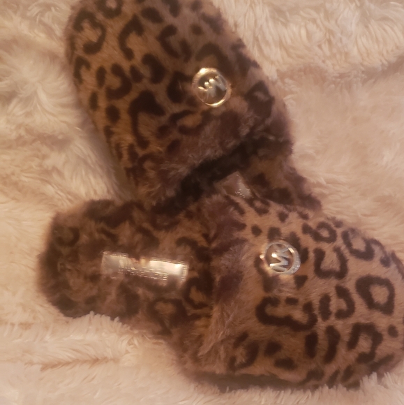 NWOT Mk slippers - Picture 3 of 8